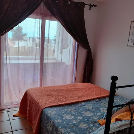 Paraiso Beachfront With 2 Bedrooms Διαμέρισμα *
